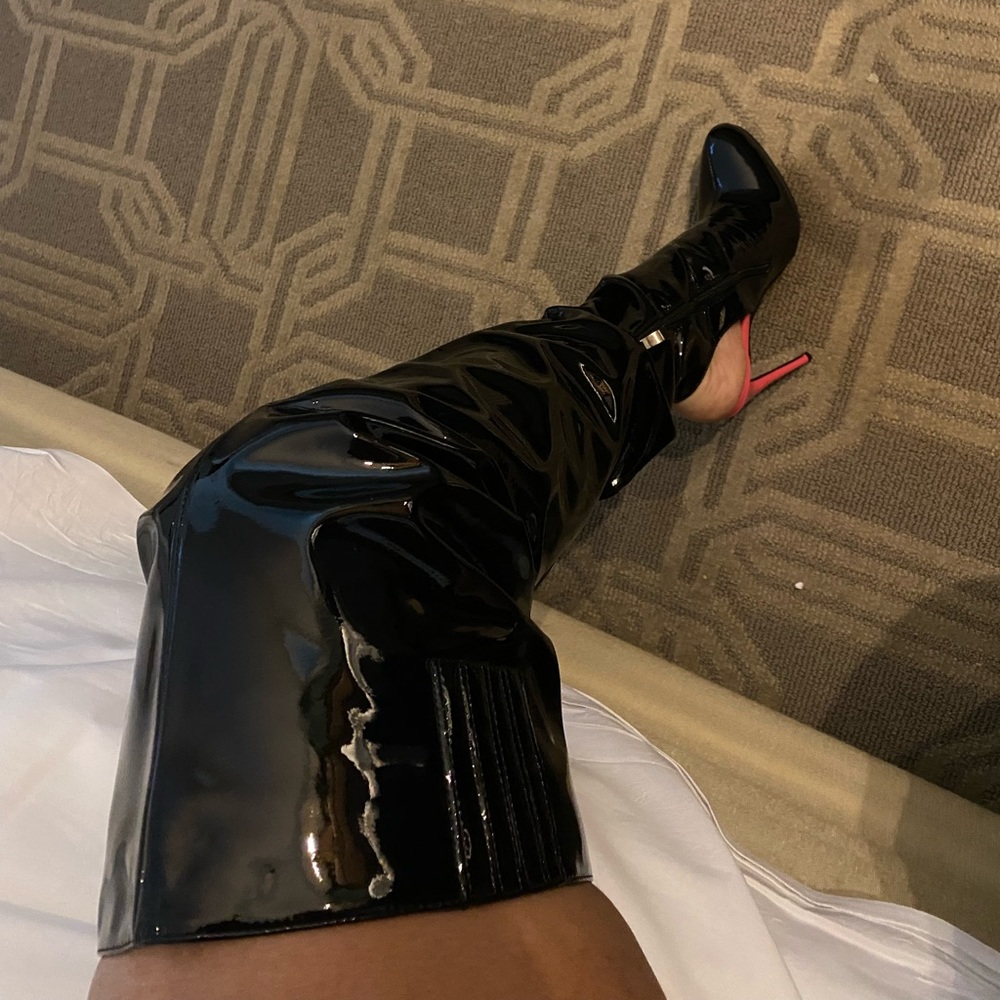 Brand new patent knee boots with pink heels!